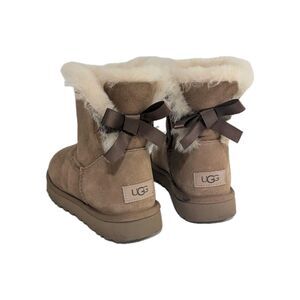 UGG Women's Mini Bailey Bow II Water-Resistant Boot in Brown Chestnut US 8